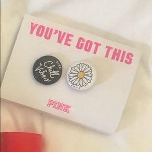 2 exclusive VS Pink pins and notepad